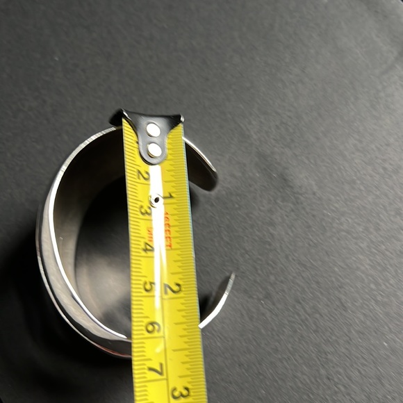 Artisan made silver statement cuff - Picture 5 of 8